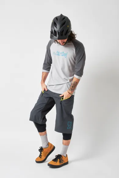 ElementStore - dirtlej-trailscout-waterproof-shorts-2022-studio-4