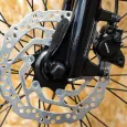 Shimano brzdový třmen přední černý