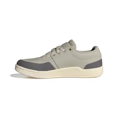 ElementStore - ID2450_5_FOOTWEAR_Photography_Side Medial Center View_white