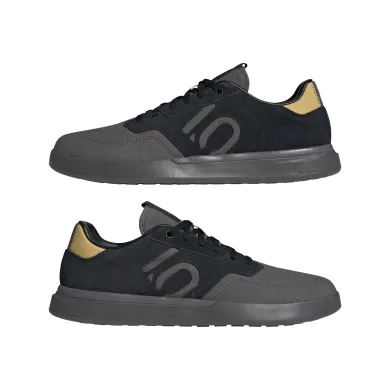 ElementStore - ID4947_12_FOOTWEAR_Photography_Mirrored Pair View_white