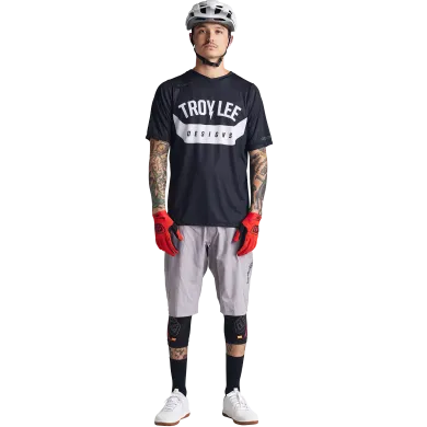 ElementStore - TLD_B24D1_SKYLINEAIR_SS_JERSEY_AIRCORE_BLK_04