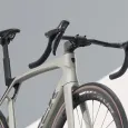 Trek silniční kolo Madone SL 7 Gen 8 Matte Lunar Silver
