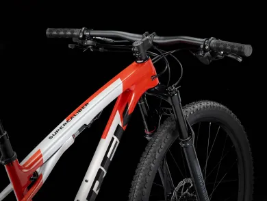 ElementStore - Trek Supercaliber SL 9.6 Gen 2 Lunar Silver/Lava Red