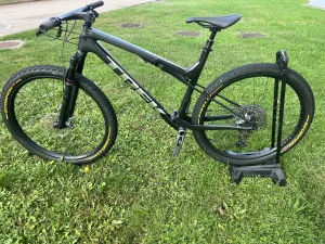 Zánovní Trek SUPERCALIBER SLR 9.8 GX AXS Gen 2 Deep Smoke velikost XL