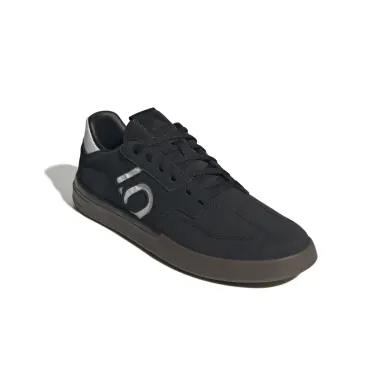 ElementStore - IH0825_6_FOOTWEAR_Photography_Front Lateral Top View_white