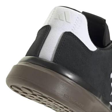ElementStore - IH0825_9_FOOTWEAR_Photography_Detail View 2_white