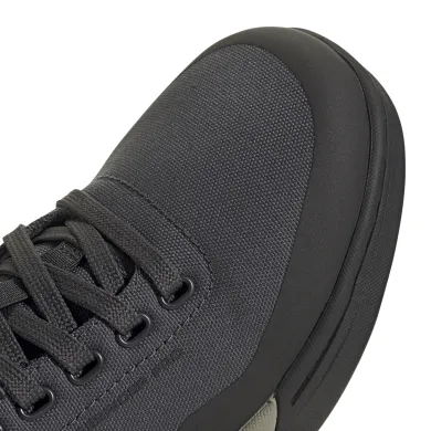 ElementStore - IH0814_8_FOOTWEAR_Photography_Detail View 1_white