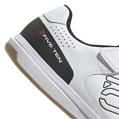 ElementStore - IH1310_9_FOOTWEAR_Photography_Detail View 2_transparent