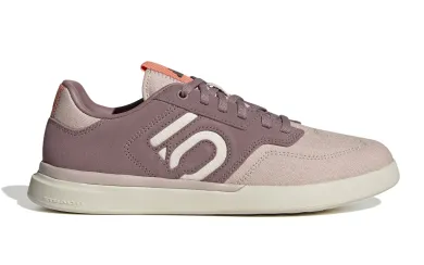 ElementStore - IG0374_1_FOOTWEAR_Photography_Side Lateral Center View_white