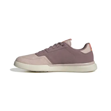 ElementStore - IG0374_5_FOOTWEAR_Photography_Side Medial Center View_white
