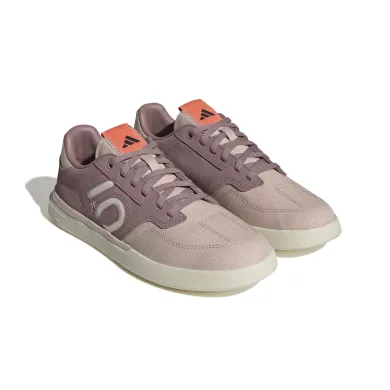 ElementStore - IG0374_6_FOOTWEAR_Photography_Front Lateral Top View_white