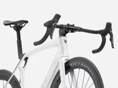 ElementStore - trek-silnicni-kolo-madone-sl-6-gen-8-gloss-crystal-white-5