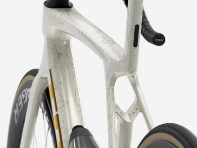 ElementStore - trek-silnicni-kolo-madone-slr-7-axs-era-white-4