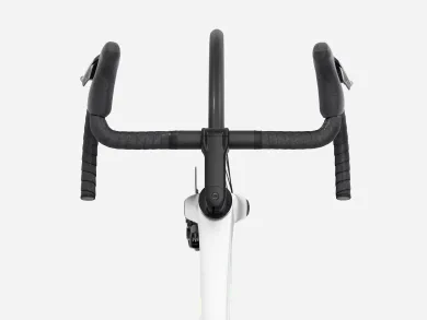 ElementStore - trek-silnicni-kolo-madone-sl-6-axs-gen-8-gloss-crystal-white-matte-deep-smoke-3