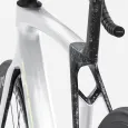 ElementStore - trek-silnicni-kolo-madone-sl-6-axs-gen-8-gloss-crystal-white-matte-deep-smoke-4