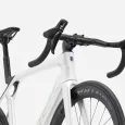 Trek silniční kolo Madone SL 7 Gen 8 bílá tmavě šedá