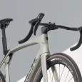 trek-silnicni-kolo-madone-sl-7-gen-8-matte-lunar-silver
